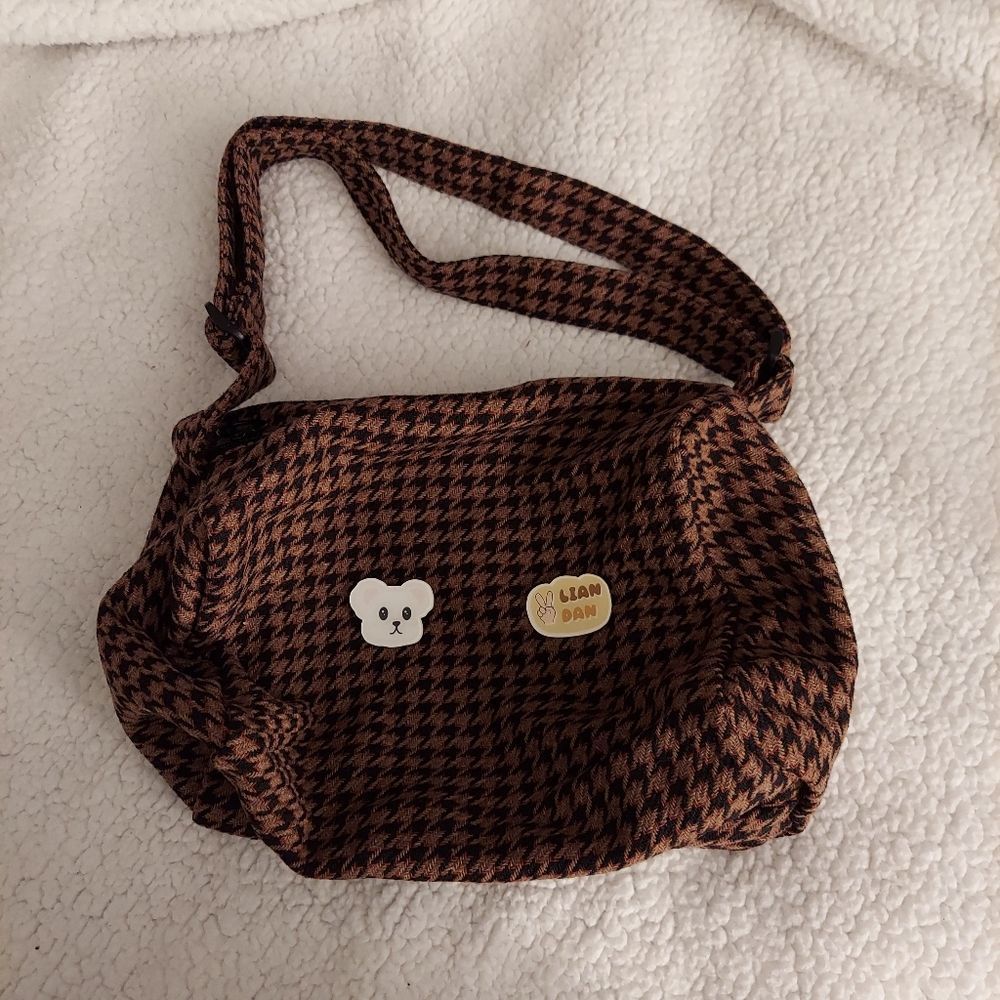 Houndstooth Crossbody Bag w/ 3 pins - Picture 2 of 10